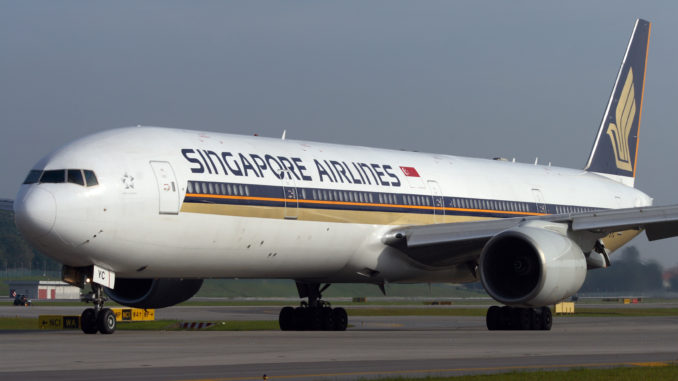 Singapore Airlines B-777